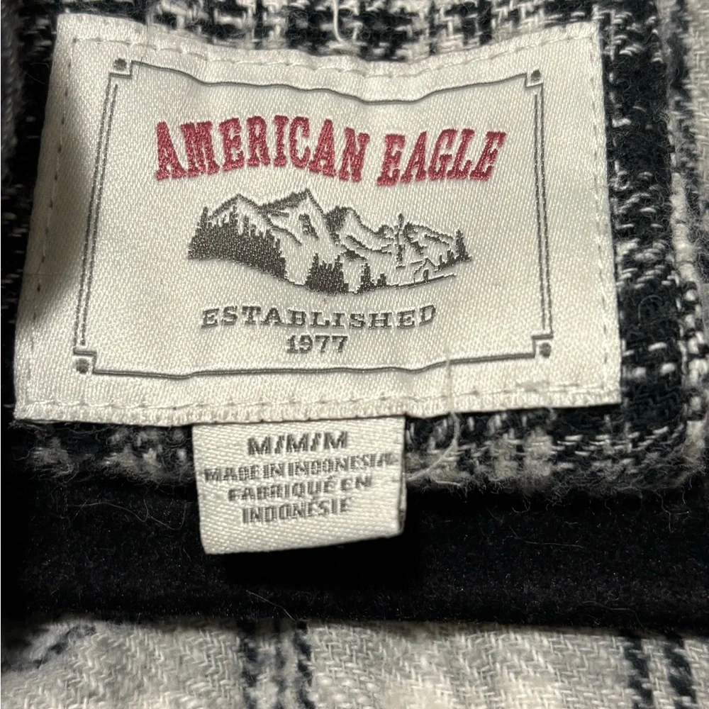 Women's American Eagle plaid button down jacket